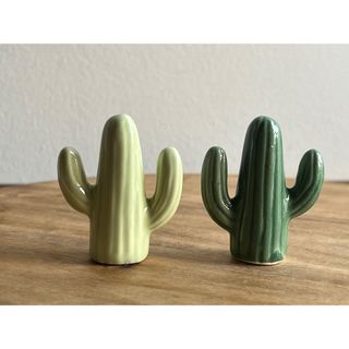 【新品】サボテンの置物(2つ)(置物)
