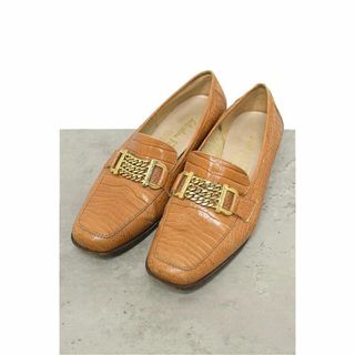Salvatore Ferragamo(ローファー/革靴 ・ ベージュ系)のフリマ Salvatore Ferragamo(ローファー/革靴 ・ ベージュ系)のフリマ
