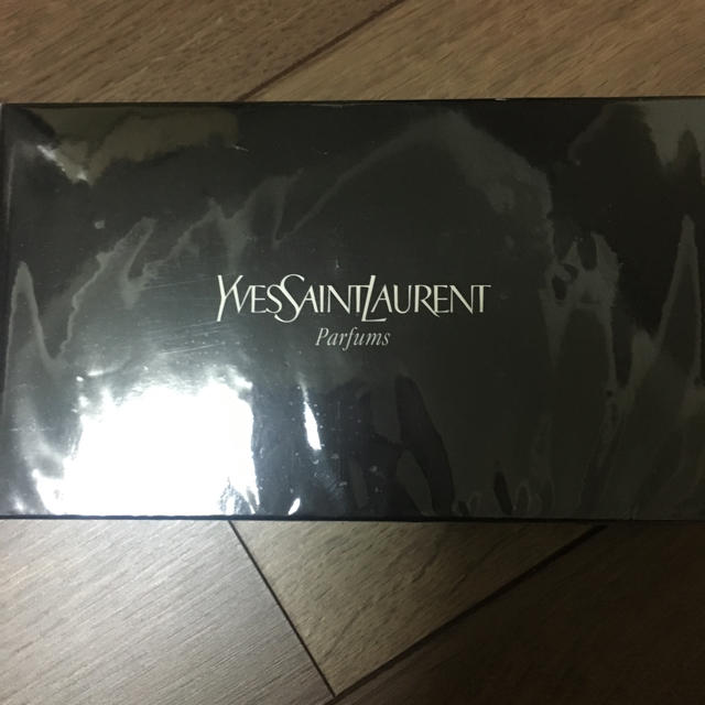 Yves Saint Laurent Beaute(イヴサンローランボーテ)のイブサンローラン  ブラシセット コスメ/美容のキット/セット(コフレ/メイクアップセット)の商品写真