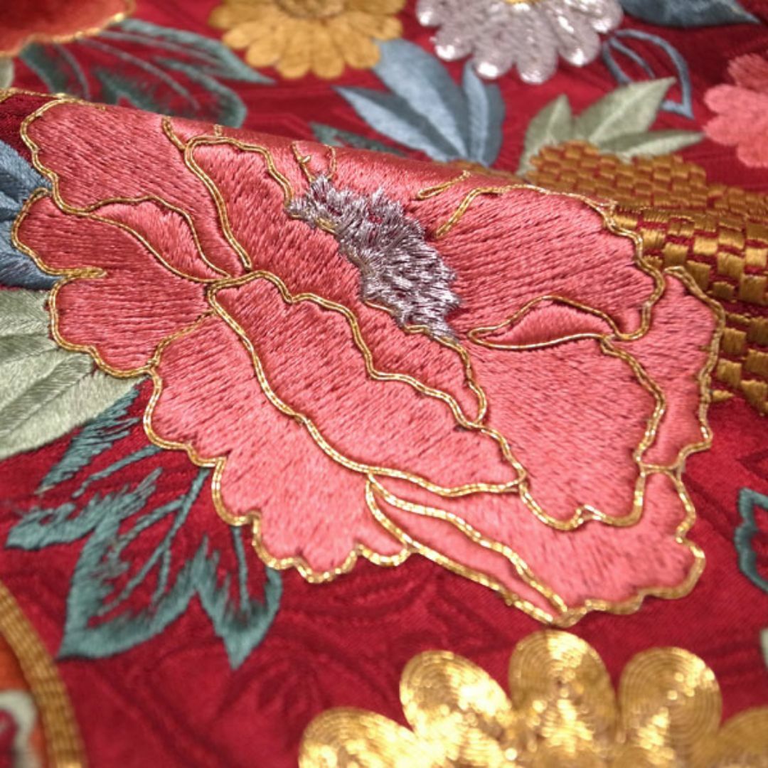 振袖 着物 襦袢 付き 赤 黒 刺繍 成人式 裄65.5 S〜M 中古 sn17 振袖 振袖 着物 襦袢 付き 赤 黒 刺繍 成人式 裄65.5 S〜M 中古 sn17 振袖