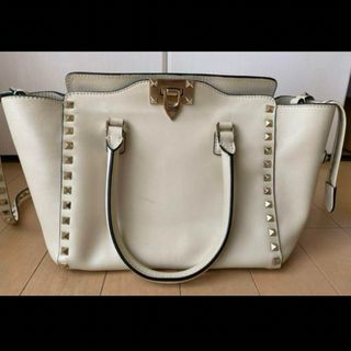 VALENTINO(バッグ ・ ホワイト/白色系)のフリマアイテム一覧 VALENTINO(バッグ ・ ホワイト/白色系)のフリマアイテム一覧