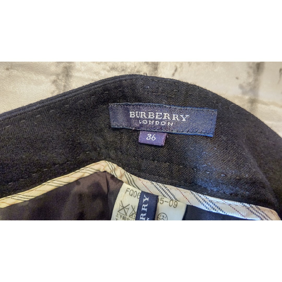 BURBERRY - バーバリーブラックストレートパンツ 36サイズの通販 BURBERRY - バーバリーブラックストレートパンツ 36サイズの通販