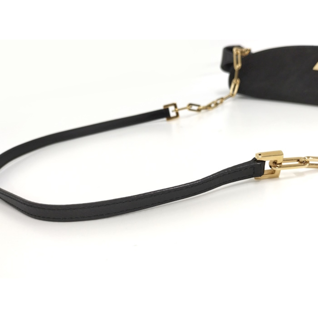 GUCCI - GUCCI タイガーヘッド ワン ショルダーバッグ ゴールド GUCCI - GUCCI タイガーヘッド ワン ショルダーバッグ ゴールド