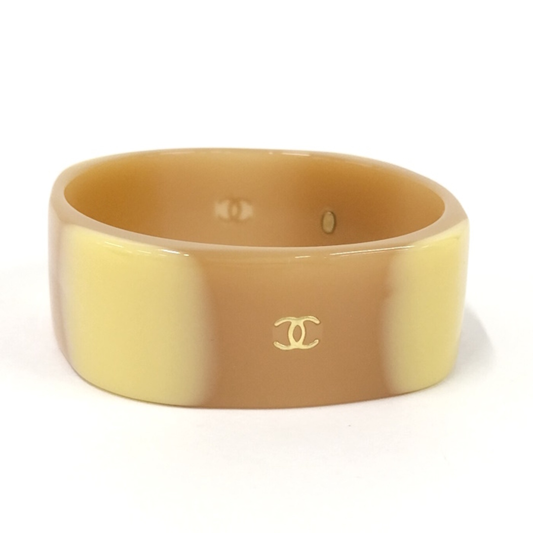 CHANEL - CHANEL バングル ココマーク プラスチック ベージュ系 CHANEL - CHANEL バングル ココマーク プラスチック ベージュ系