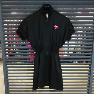 LOUIS VUITTON - 新品同様 ルイヴィトン ハート 半袖 ジップ LOUIS VUITTON - 新品同様 ルイヴィトン ハート 半袖 ジップ