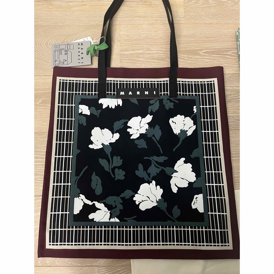 新品 マルニ MARNI バンダナトート 未使用品 - トートバッグ 新品 マルニ MARNI バンダナトート 未使用品 - トートバッグ
