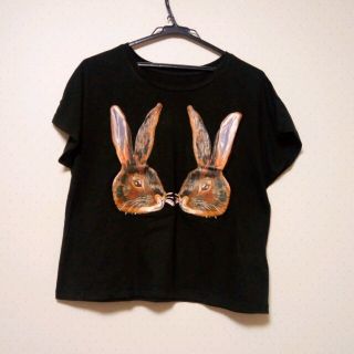 アチャチュムムチャチャ(AHCAHCUM.muchacha)のあちゃちゅむ　うさぎ　クロップドTシャツ(Tシャツ(半袖/袖なし))