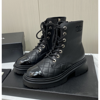CHANEL - シャネル 美品 ショートブーツ ブラックの通販|ラクマ CHANEL - シャネル 美品 ショートブーツ ブラックの通販|ラクマ