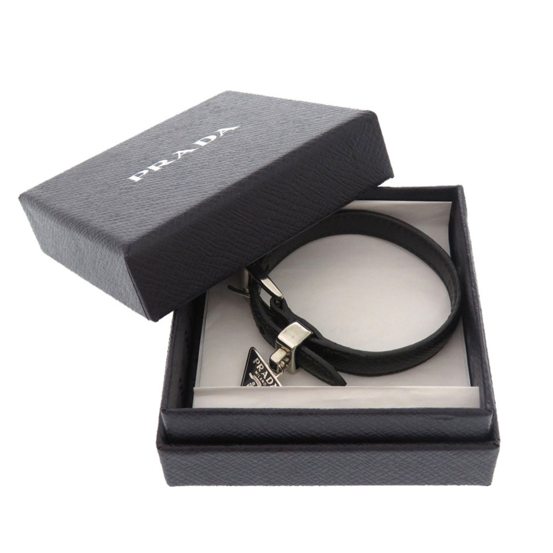PRADA - 美品 プラダ ロゴプレート レザー ブラック シルバー PRADA - 美品 プラダ ロゴプレート レザー ブラック シルバー