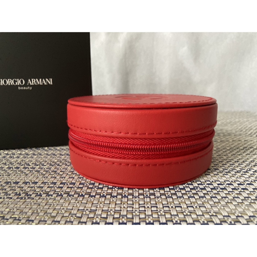 GIORGIO ARMANI - 【GIORGIO ARMANI】ノベルティ丸型ポーチ GIORGIO ARMANI - 【GIORGIO ARMANI】ノベルティ丸型ポーチ
