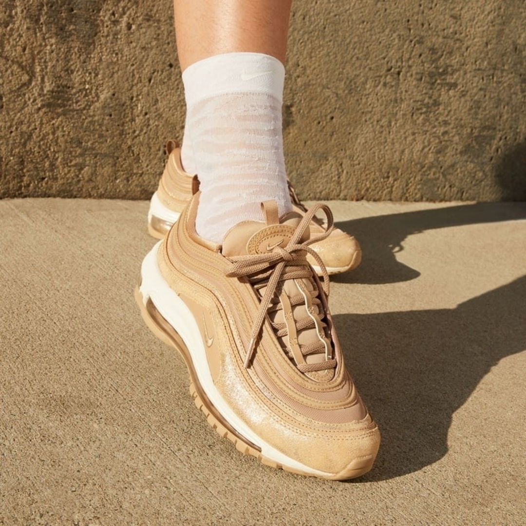 特別モデル NIKE WMNS AIR MAX 97 SE 23cm 特別モデル NIKE WMNS AIR MAX 97 SE 23cm