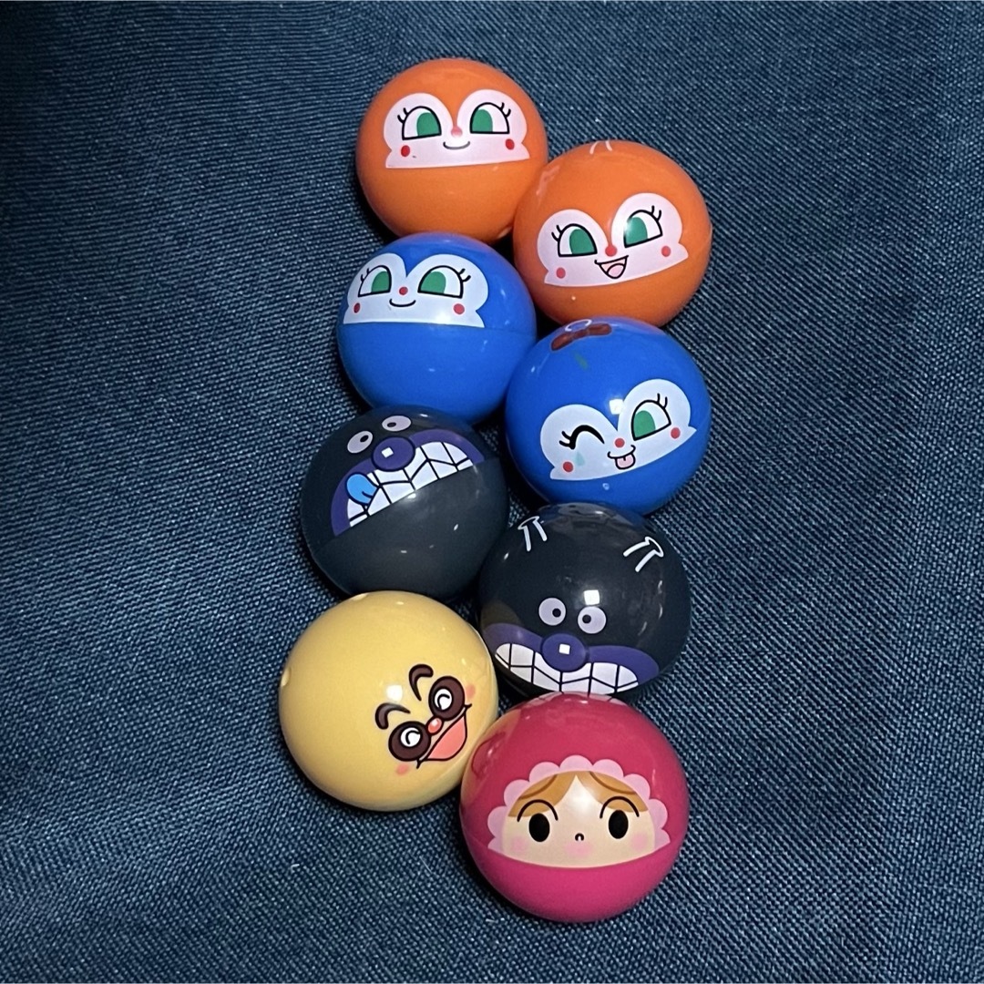 アンパンマン(アンパンマン)のアンパンマン クレーンゲーム カプセルのみ キッズ/ベビー/マタニティのおもちゃ(知育玩具)の商品写真