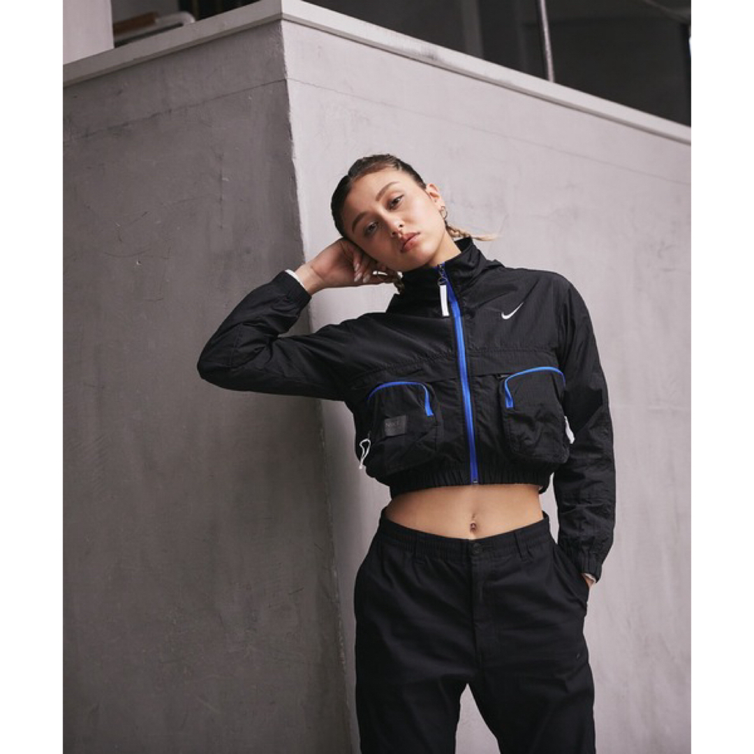 NIKE - 新品☆NIKE☆レディース☆ナイロンジャケット☆ショート NIKE - 新品☆NIKE☆レディース☆ナイロンジャケット☆ショート