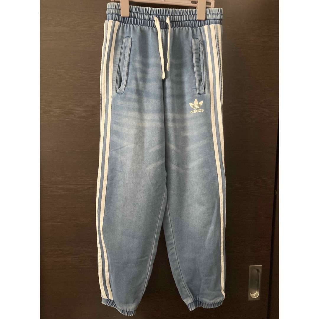 adidas - adidas デニム風 スウェットパンツの通販 by 即購入 adidas - adidas デニム風 スウェットパンツの通販 by 即購入