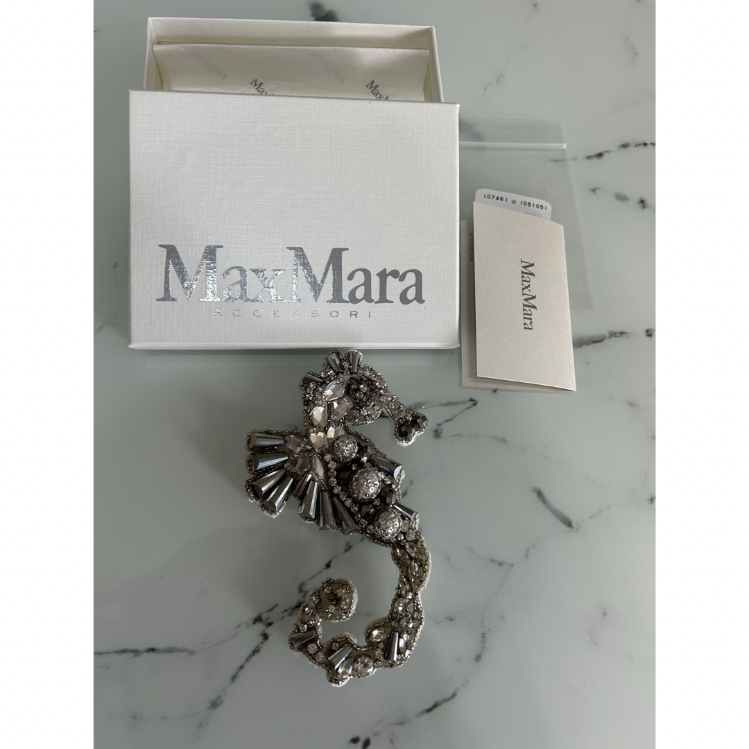 Max Mara - 激レア max mara ブローチ シルバー クリスタル Max Mara - 激レア max mara ブローチ シルバー クリスタル