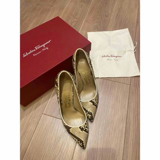 Salvatore Ferragamo(ハイヒール/パンプス)のフリマアイテム一覧 Salvatore Ferragamo(ハイヒール/パンプス)のフリマアイテム一覧