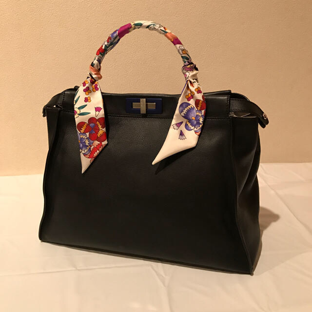フェンディ シルクツイリー(ラッピー ホワイト&パープル)新品未使用品