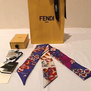 フェンディ(FENDI)の フェンディ シルクツイリー（ラッピー ホワイト&パープル）新品未使用品(バンダナ/スカーフ)