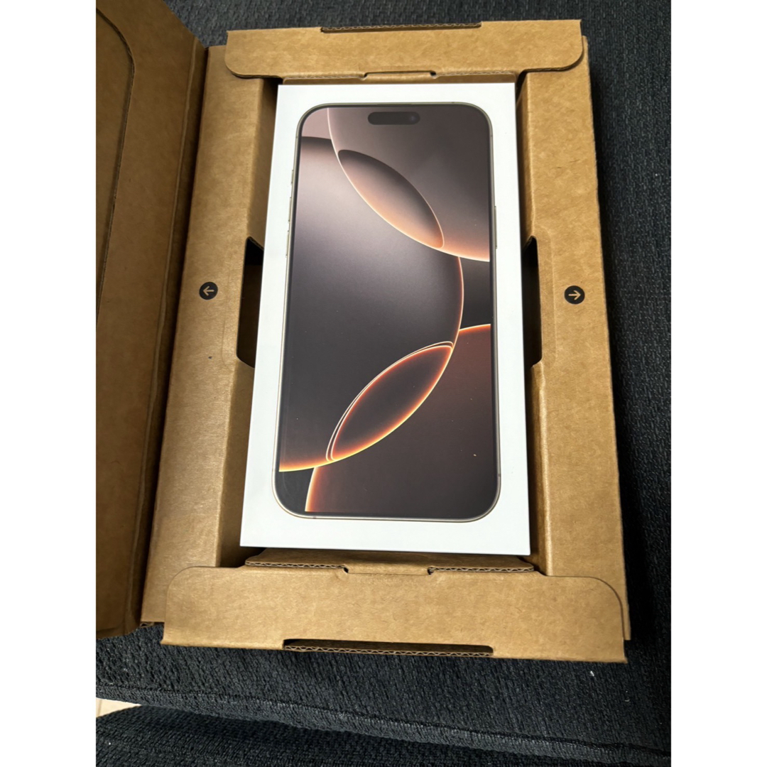 iPhone - 新品 iPhone 16 Pro max 256GB デザートチタニウムの iPhone - 新品 iPhone 16 Pro max 256GB デザートチタニウムの