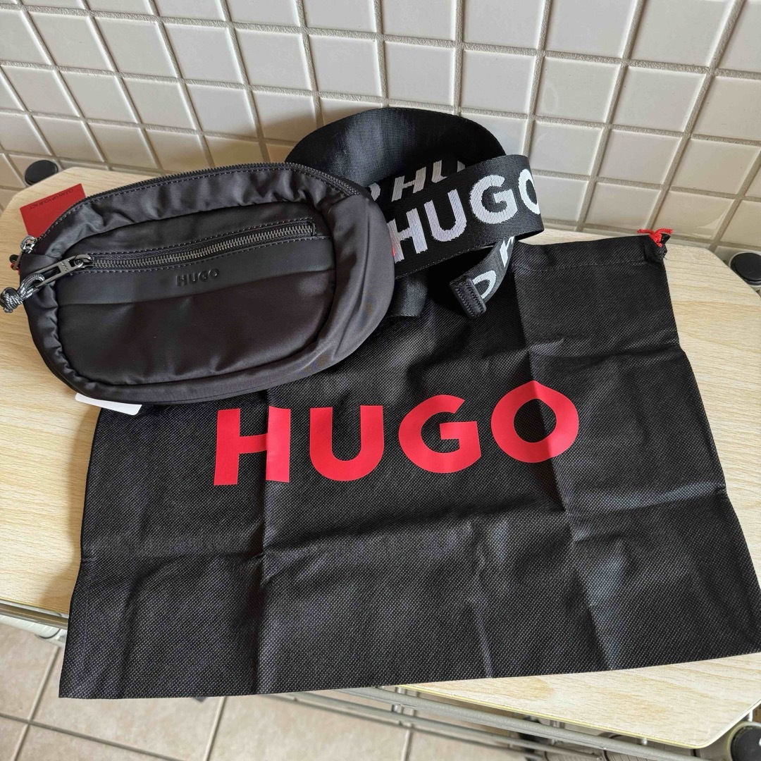HUGO BOSS BOSS Ray エンボスロゴ ベルトバッグ BOSS - グレイン フェイクレザー ベルトバッグ エンボスロゴ