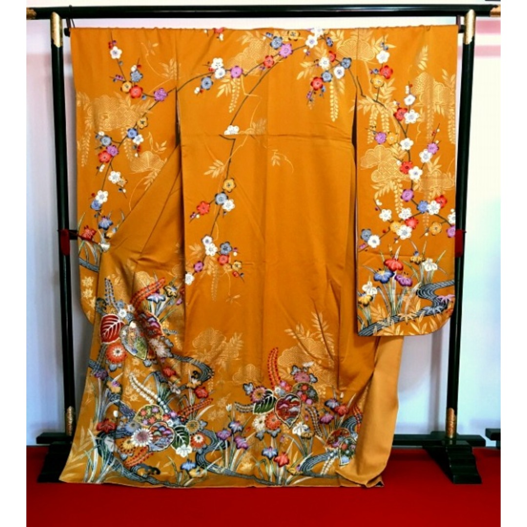 2Lサイズ 正絹 振袖 芥子色地に草花模様 2Lサイズ 正絹 振袖 芥子色地に草花模様