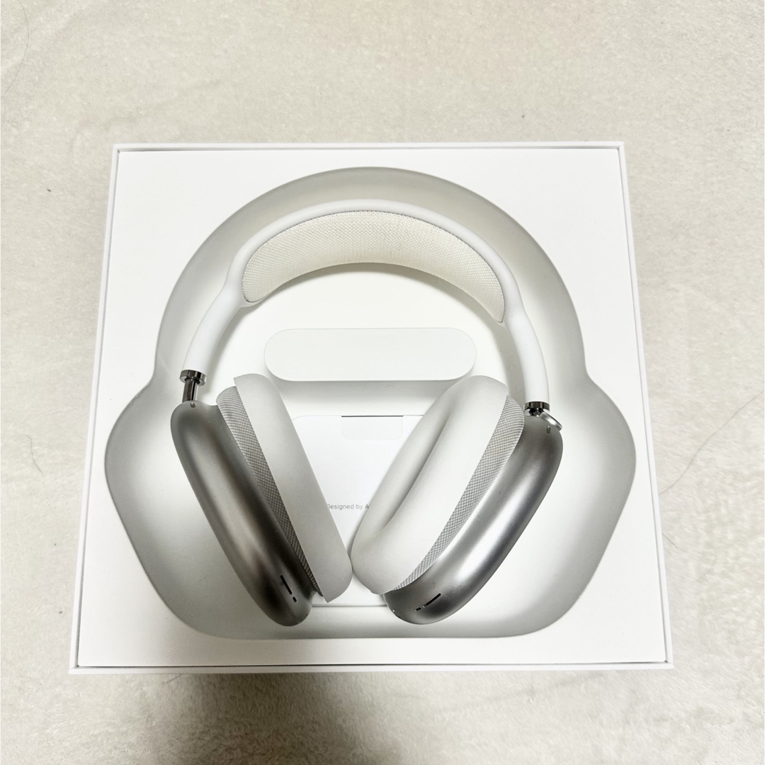 ほぼ未使用〉Apple AirPods Max シルバー 本体 箱付 ほぼ未使用〉Apple AirPods Max シルバー 本体 箱付