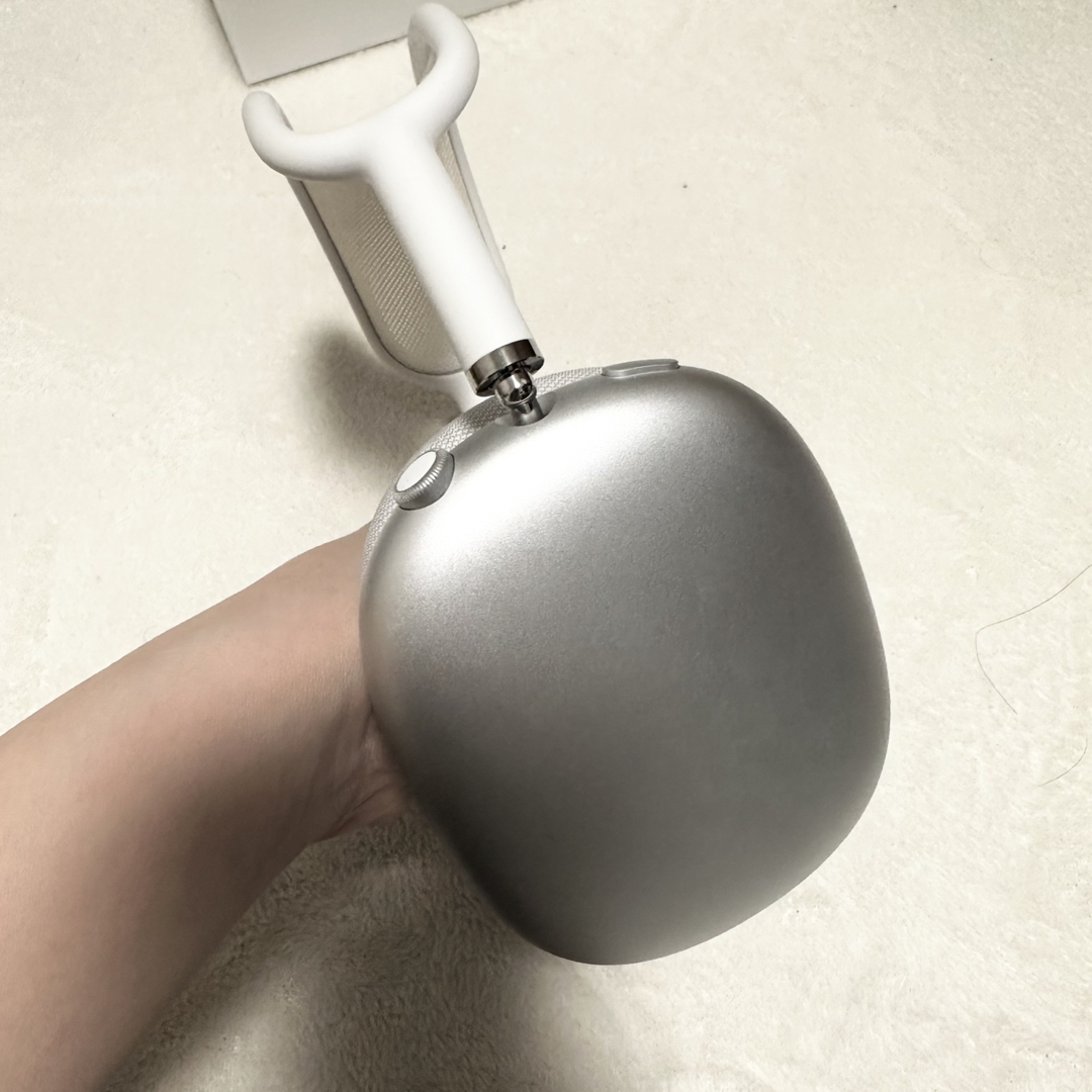 ほぼ未使用〉Apple AirPods Max シルバー 本体 箱付 ほぼ未使用〉Apple AirPods Max シルバー 本体 箱付