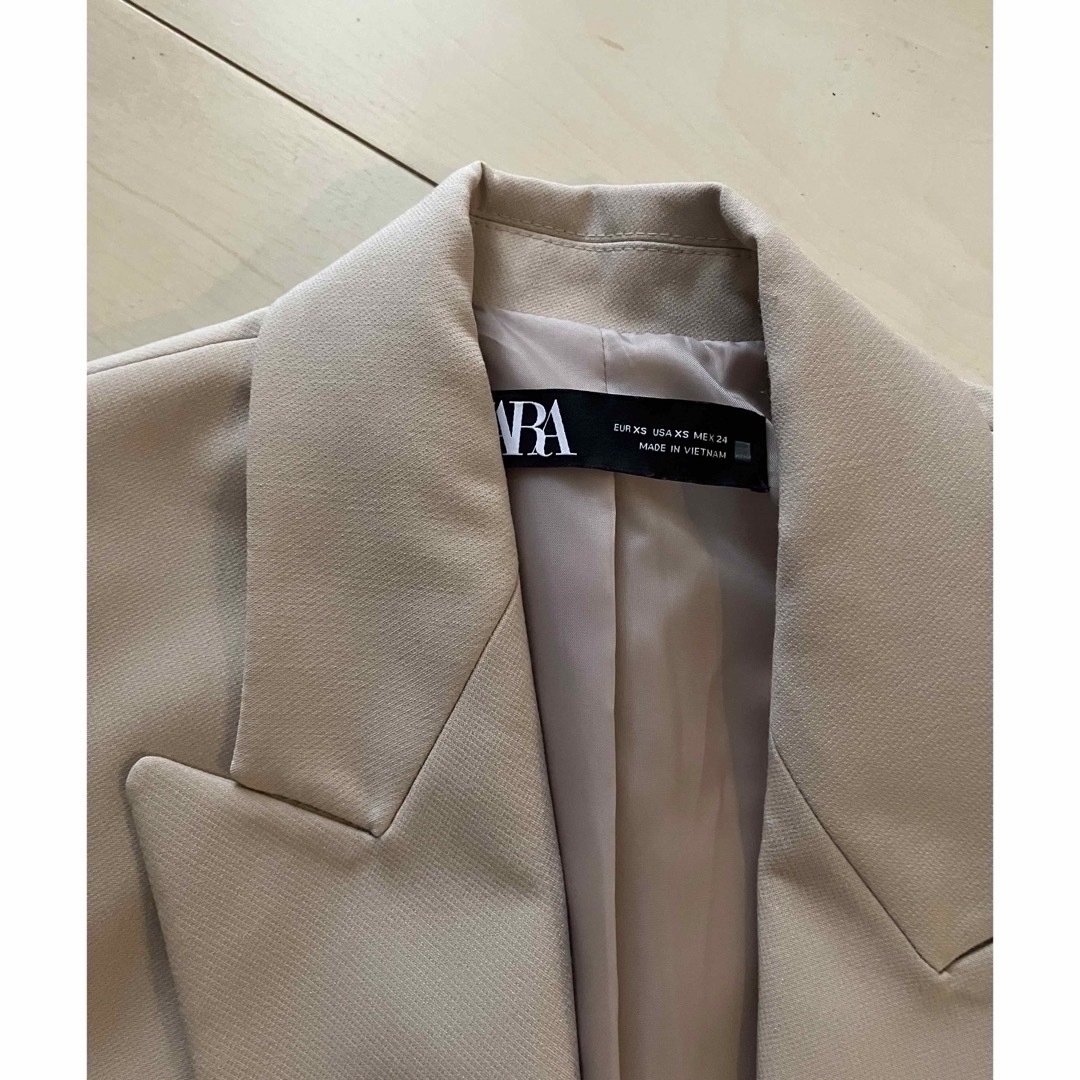 ZARA - 週末セール 美品ZARA テーラードジャケット xs ベージュ ZARA - 週末セール 美品ZARA テーラードジャケット xs ベージュ