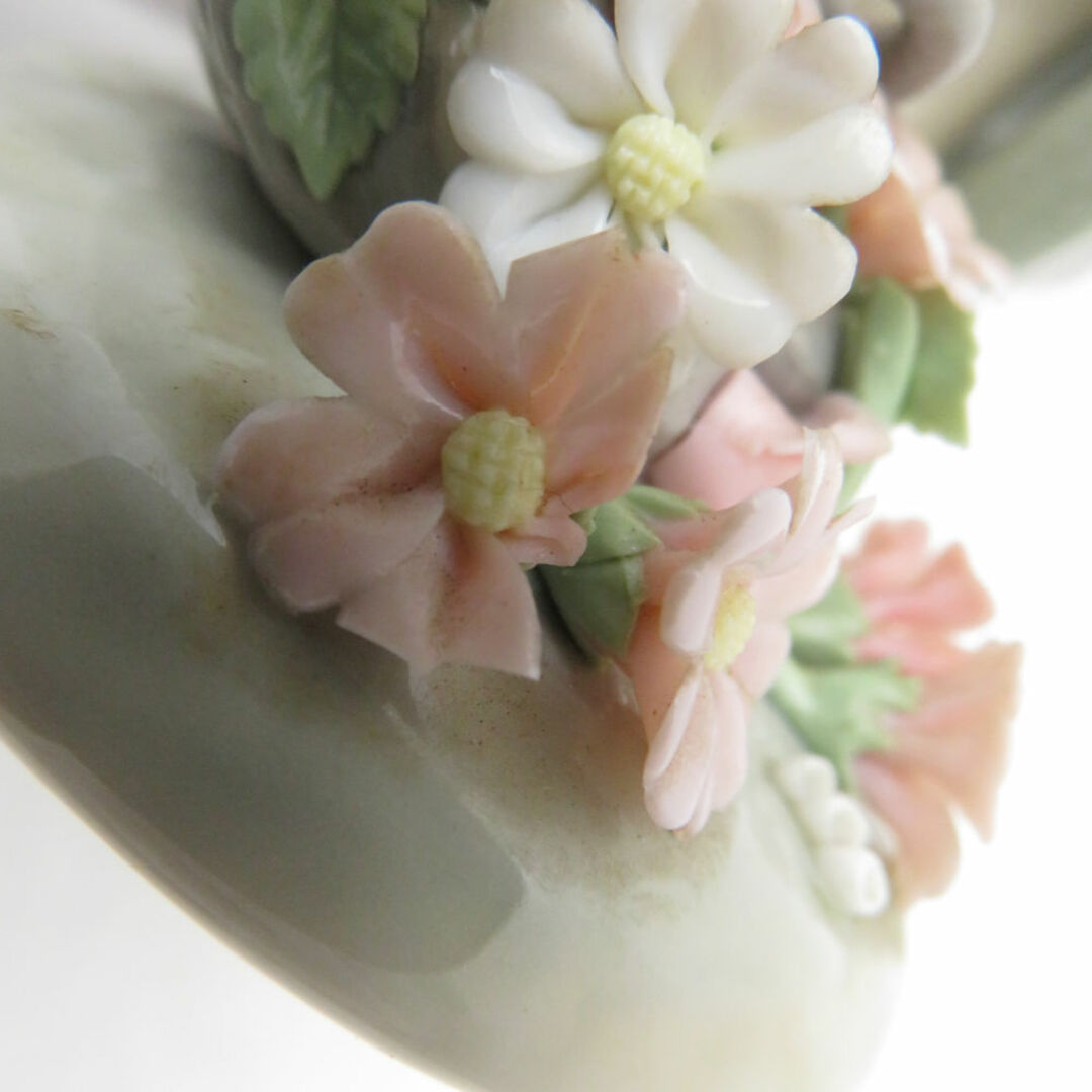 LLADRO リヤドロ 1285 「Dropping the Flowers」 フィギュリン LLADRO リヤドロ 1285 「Dropping the Flowers」 フィギュリン