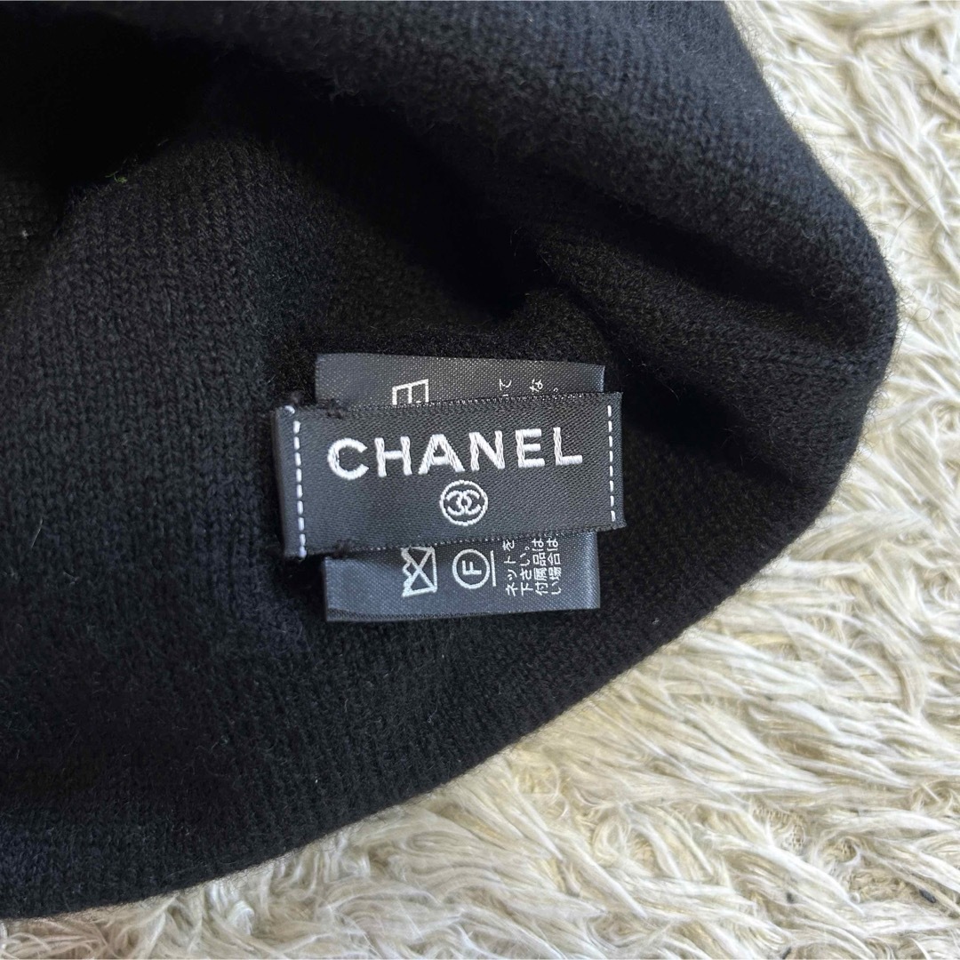 CHANEL - 【美品 カシミヤ100%】シャネル カメリア ビーニー CHANEL - 【美品 カシミヤ100%】シャネル カメリア ビーニー