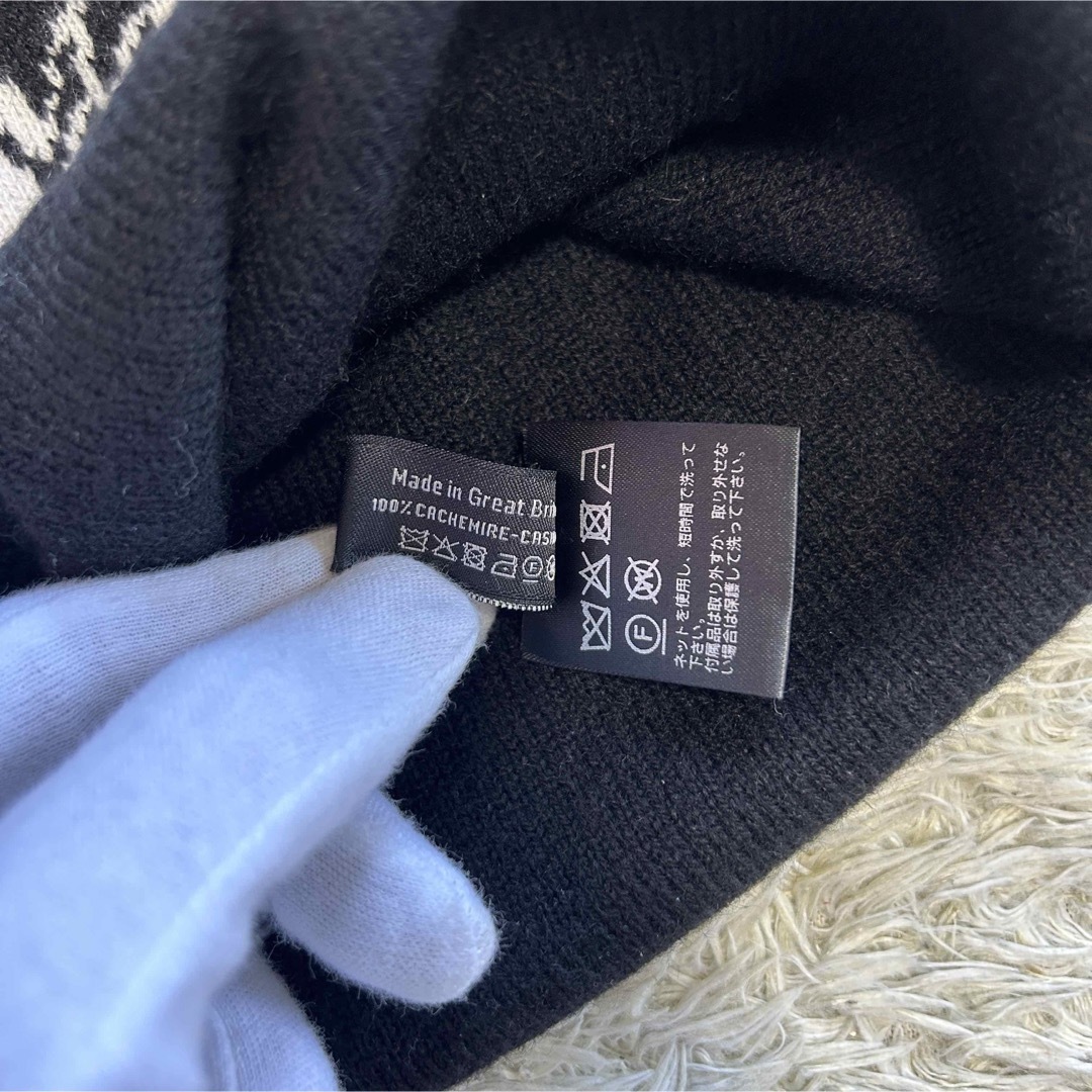 CHANEL - 【美品 カシミヤ100%】シャネル カメリア ビーニー CHANEL - 【美品 カシミヤ100%】シャネル カメリア ビーニー