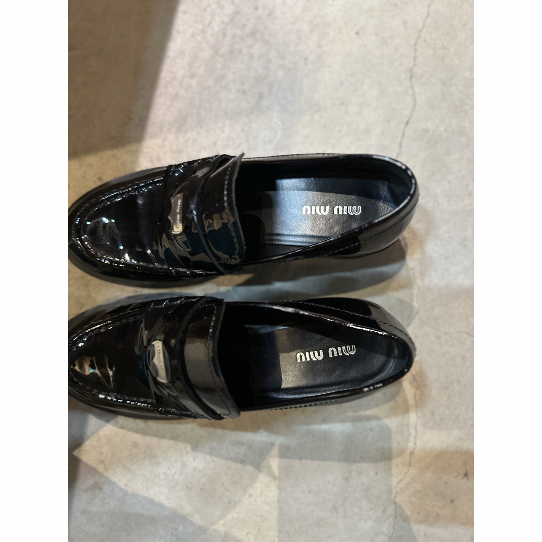 極美品 miumiuミュウミュウ レザーコインローファー ブラック 極美品 miumiuミュウミュウ レザーコインローファー ブラック