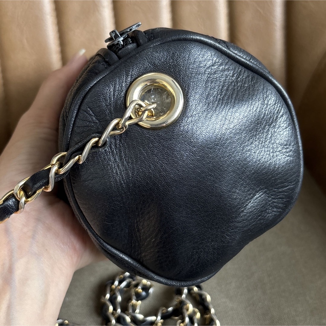 MOSCHINO - ヴィンテージ モスキーノ ハートキルティング レザー MOSCHINO - ヴィンテージ モスキーノ ハートキルティング レザー