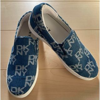 DKNY(スリッポン/モカシン)のフリマアイテム一覧 DKNY(スリッポン/モカシン)のフリマアイテム一覧