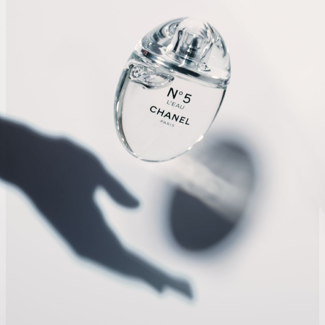 CHANEL - CHANEL N°5 ロー オードゥ トワレット D 50mlの通販 by CHANEL - CHANEL N°5 ロー オードゥ トワレット D 50mlの通販 by