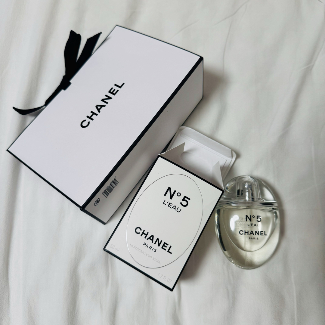CHANEL - CHANEL N°5 ロー オードゥ トワレット D 50mlの通販 by CHANEL - CHANEL N°5 ロー オードゥ トワレット D 50mlの通販 by
