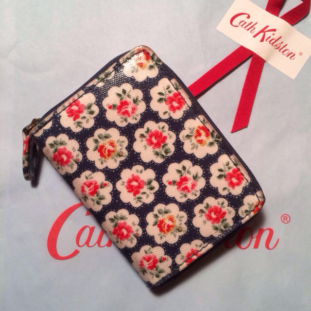 Cath Kidston(キャスキッドソン)のCath Kidston定期入れ♡送料込 レディースのファッション小物(名刺入れ/定期入れ)の商品写真