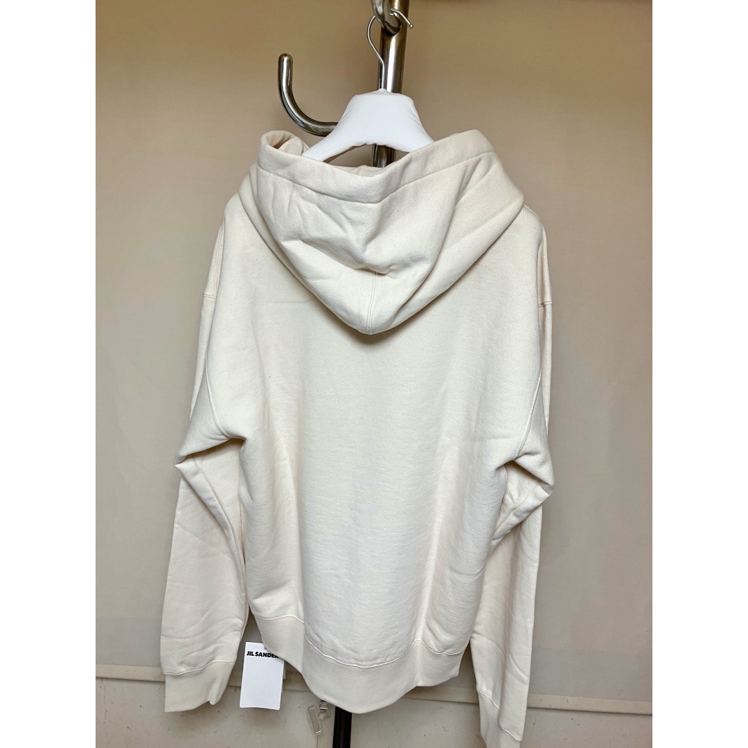 JIL SANDER - 新品 L JIL SANDER 23aw ロゴパーカー デューン JIL SANDER - 新品 L JIL SANDER 23aw ロゴパーカー デューン