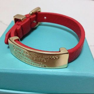 マークバイマークジェイコブス(MARC BY MARC JACOBS)のマークバイ♡ベルトブレスレット 赤(ブレスレット/バングル)