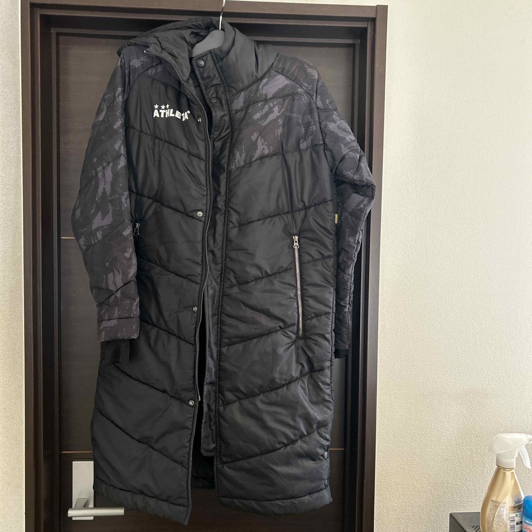 ATHLETA 零し ベンチコート 黒 フード付き美品 140cm ATHLETA 零し ベンチコート 黒 フード付き美品 140cm