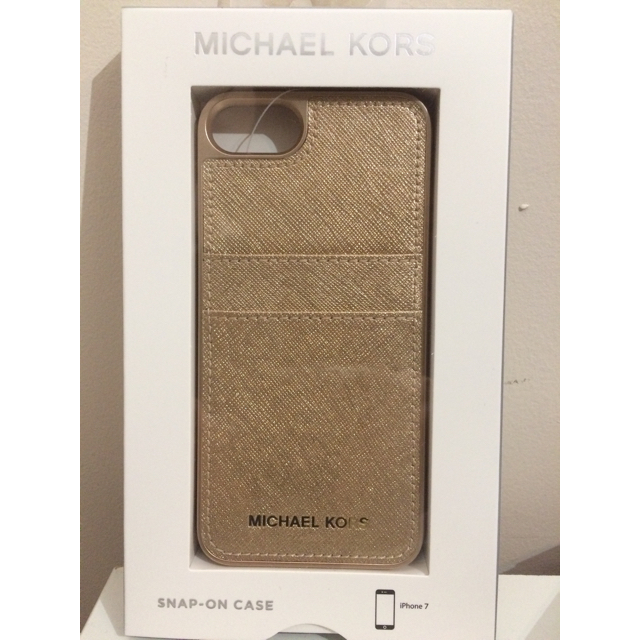 Michael Kors(マイケルコース)のMichael Kors☆iPhone 7 pale gold スマホ/家電/カメラのスマホアクセサリー(iPhoneケース)の商品写真