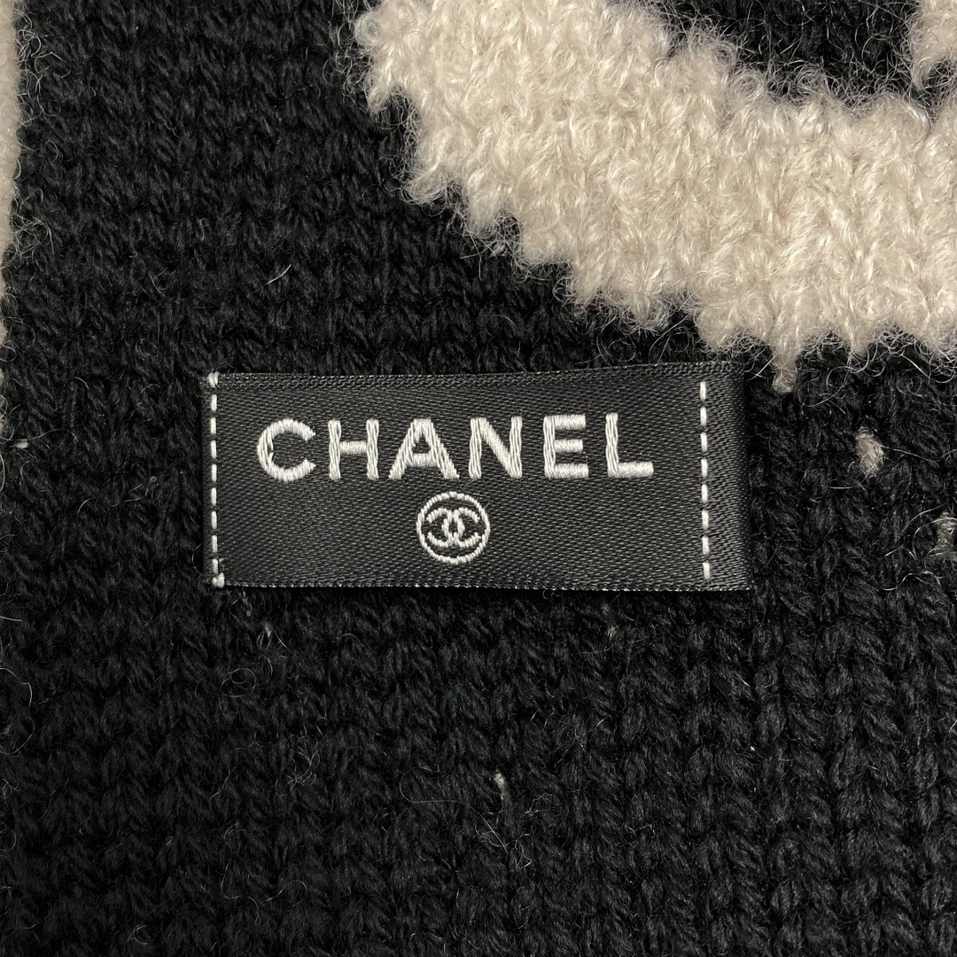 CHANEL - CHANEL シャネル ロゴ カメリア マフラー ベージュ CHANEL - CHANEL シャネル ロゴ カメリア マフラー ベージュ
