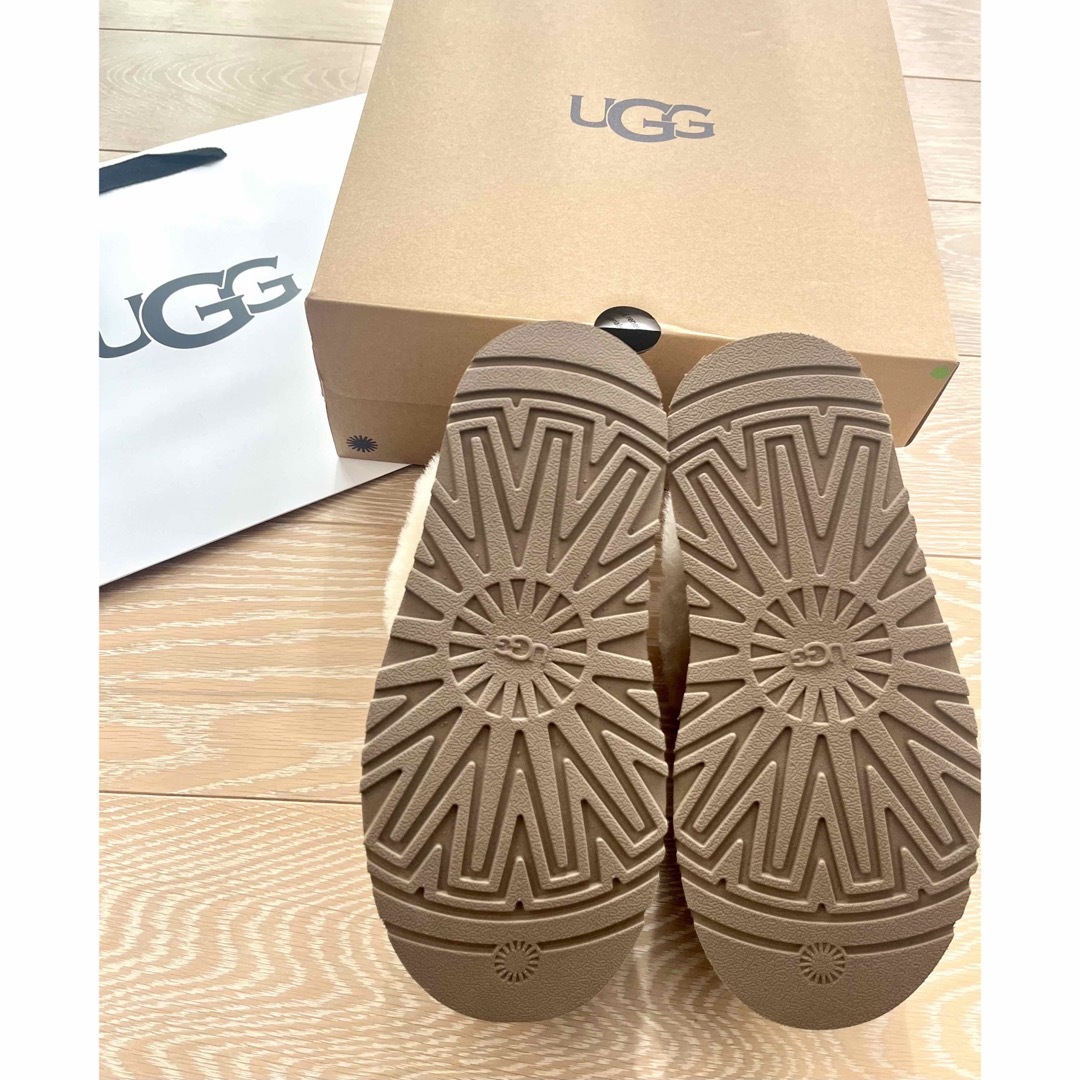 UGG - 【新品未使用】01 UGG FUNKETTE ファンケット 23cmの通販 UGG - 【新品未使用】01 UGG FUNKETTE ファンケット 23cmの通販
