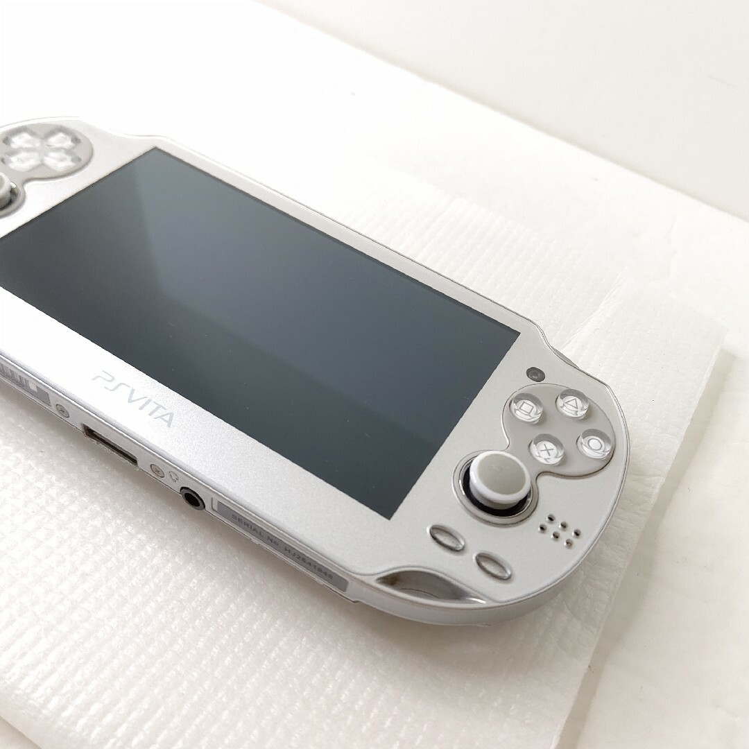 PlayStation Vita - ソニー PSvita pch1000 アイスシルバー 極美 PlayStation Vita - ソニー PSvita pch1000 アイスシルバー 極美