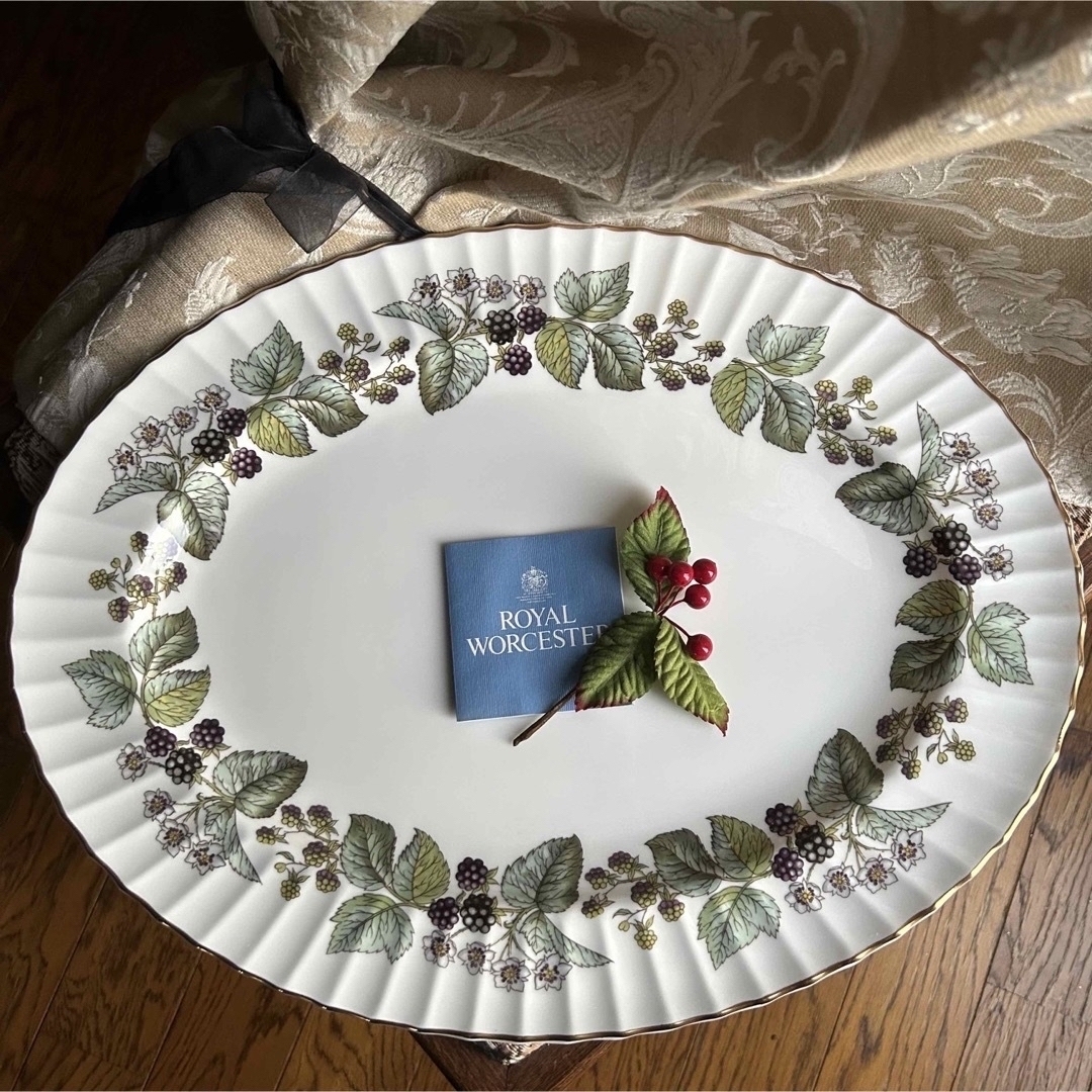 英国製 Royal Worcester【Lavinia】 特大サービングプラター 食器 英国製 Royal Worcester【Lavinia】 特大サービングプラター 食器