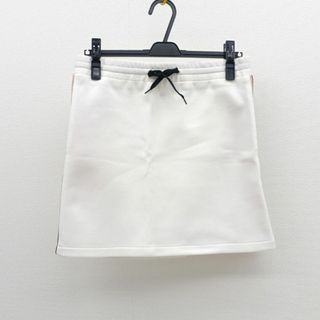 MIU MIU(ミニスカート ・ ホワイト/白色系)のフリマアイテム一覧 MIU MIU(ミニスカート ・ ホワイト/白色系)のフリマアイテム一覧