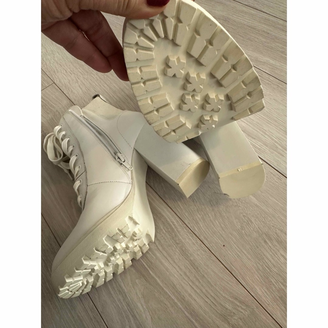 Steve Madden - STEVE MADDENスティーブマデン白ブーツ7.5 Steve Madden - STEVE MADDENスティーブマデン白ブーツ7.5