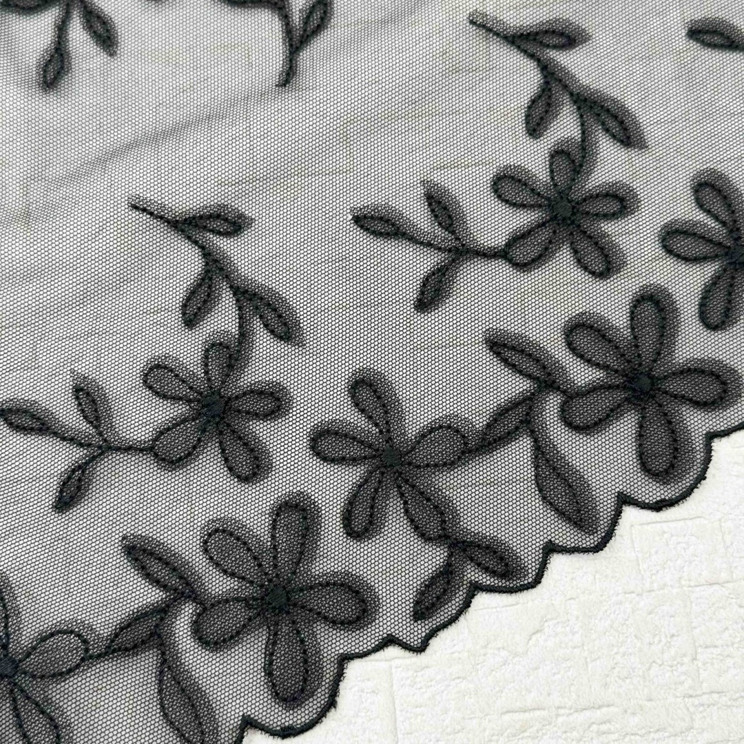 S934【4.5m】可愛い花柄刺繍 両山チュールレース生地 黒 の通販 S934【4.5m】可愛い花柄刺繍 両山チュールレース生地 黒 の通販