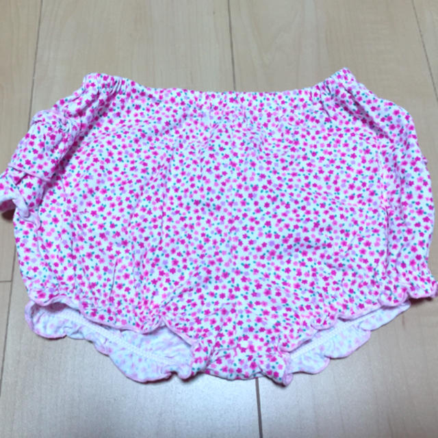 mikihouse(ミキハウス)の花柄フリフリショートパンツ キッズ/ベビー/マタニティのベビー服(~85cm)(パンツ)の商品写真