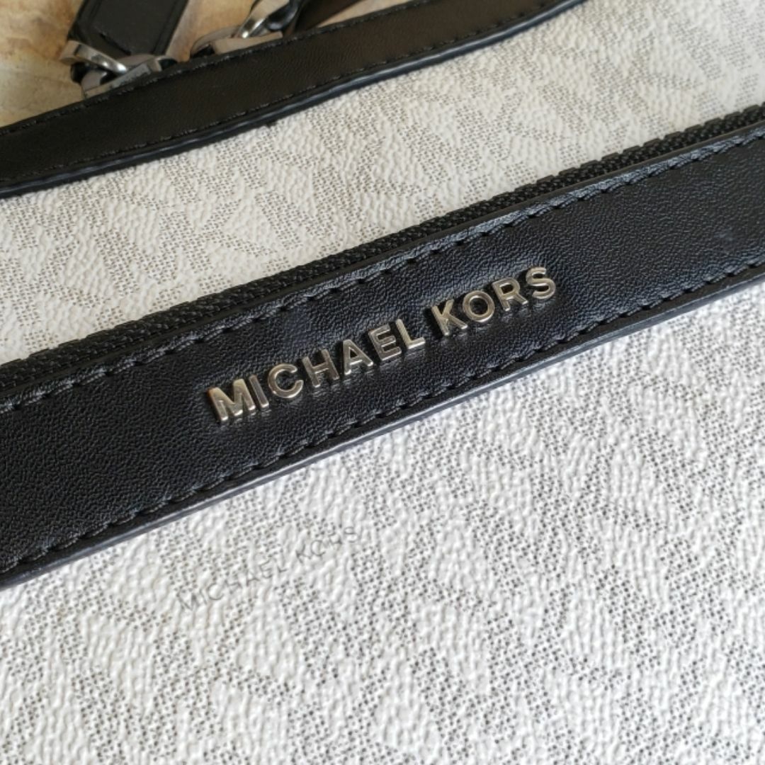 MICHAEL KORS - マイケルコース ☆ MK柄 PVC レザーコンビ MICHAEL KORS - マイケルコース ☆ MK柄 PVC レザーコンビ